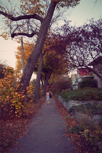 woman_walking_vintagelook